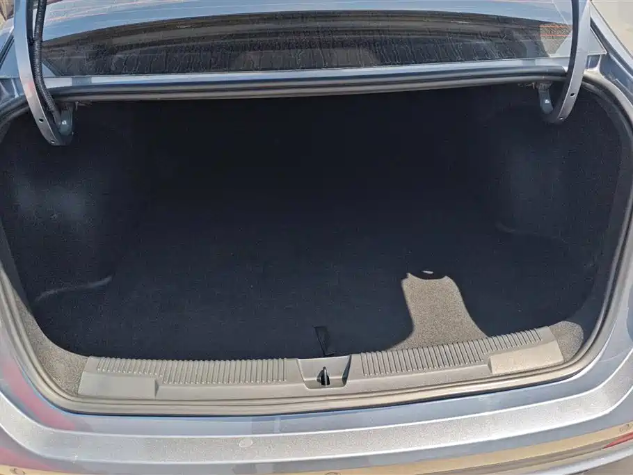 ROEWE I5