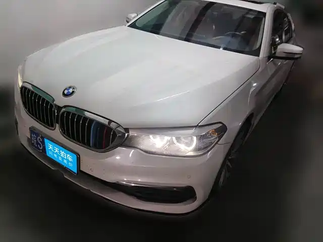BMW 5 Series 2018 528Li Launch Special Edition — фото 1