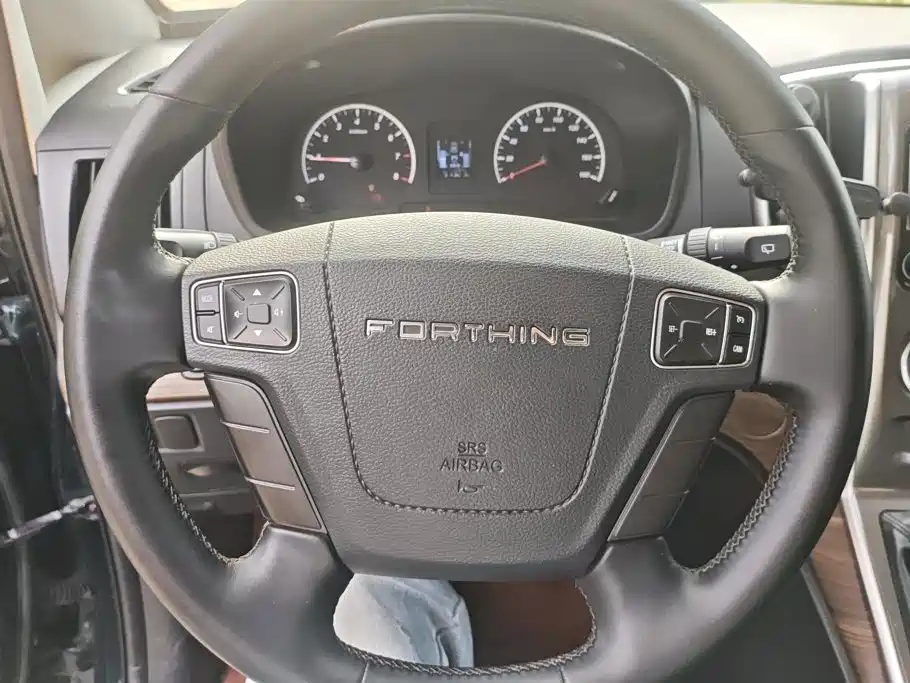 Dongfeng Fengxing Lingzhi PLUS 2022 2021 Wagon 2.0L Manual Luxury 7-Seater