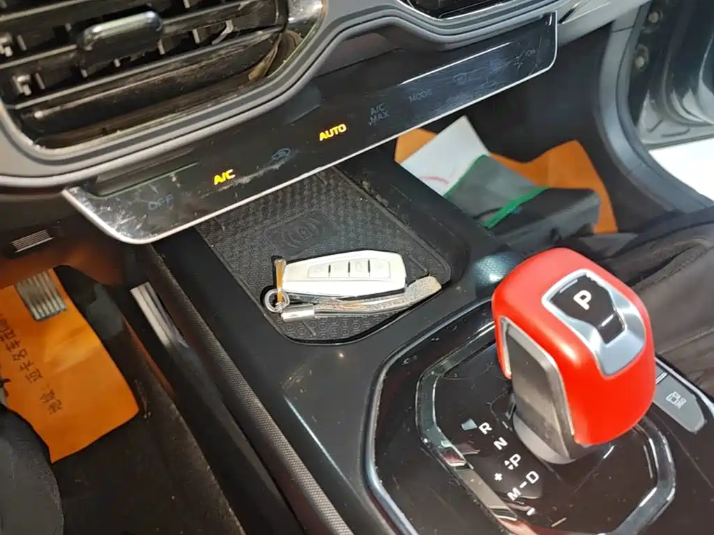 Фото 9 - Geely ICON