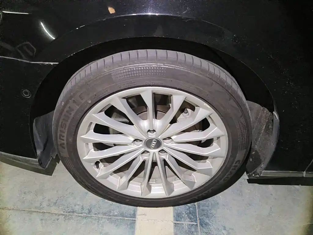 Фото 6 - Audi A8