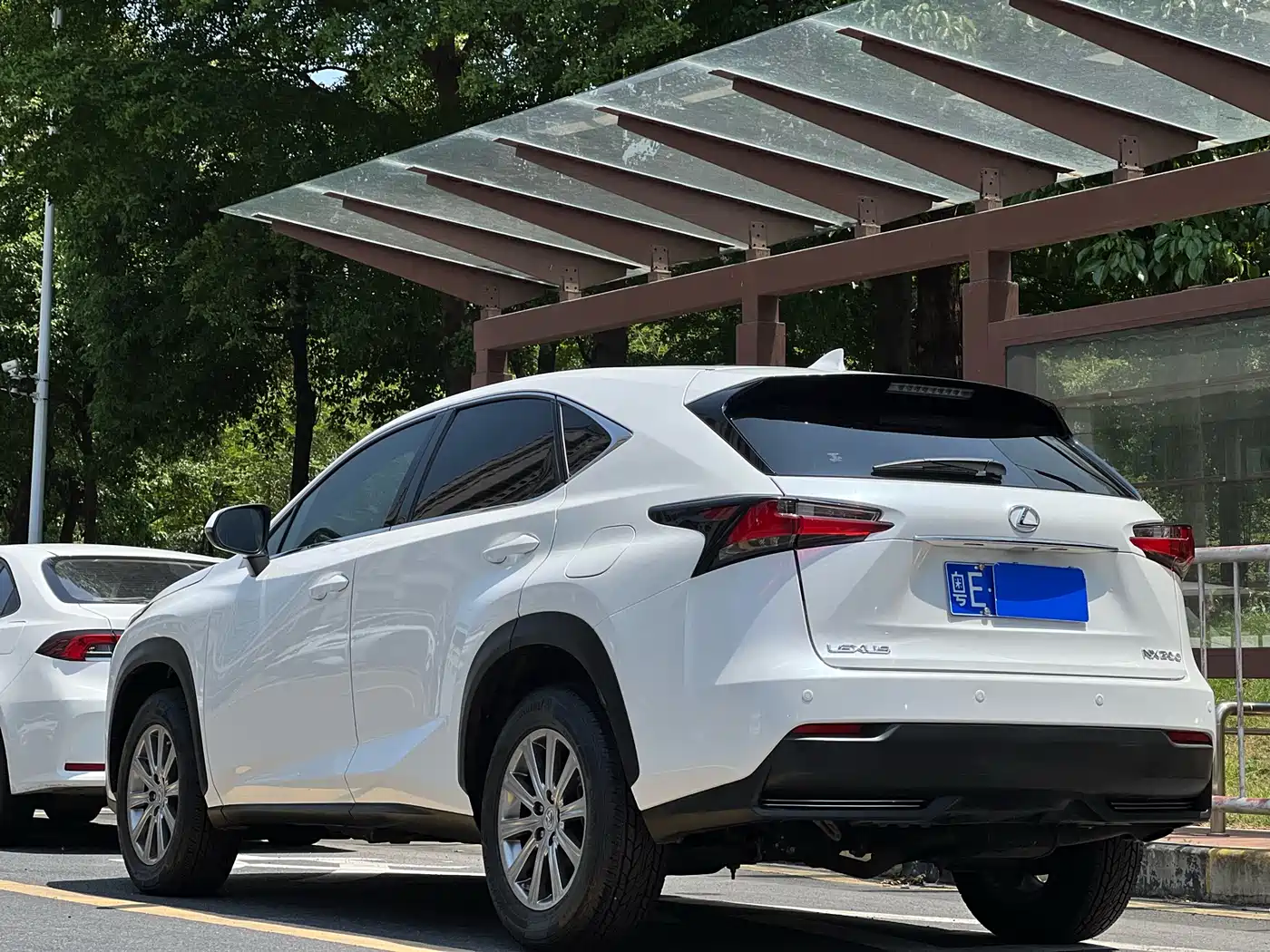 Lexus NX 2015 200 FWD Premium фото 22
