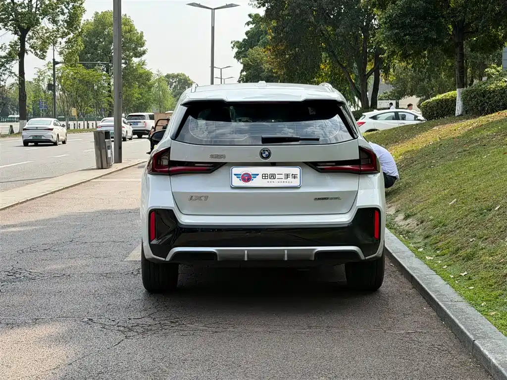 BMW iX1 2023 eDrive25L M Sport Package фото 5