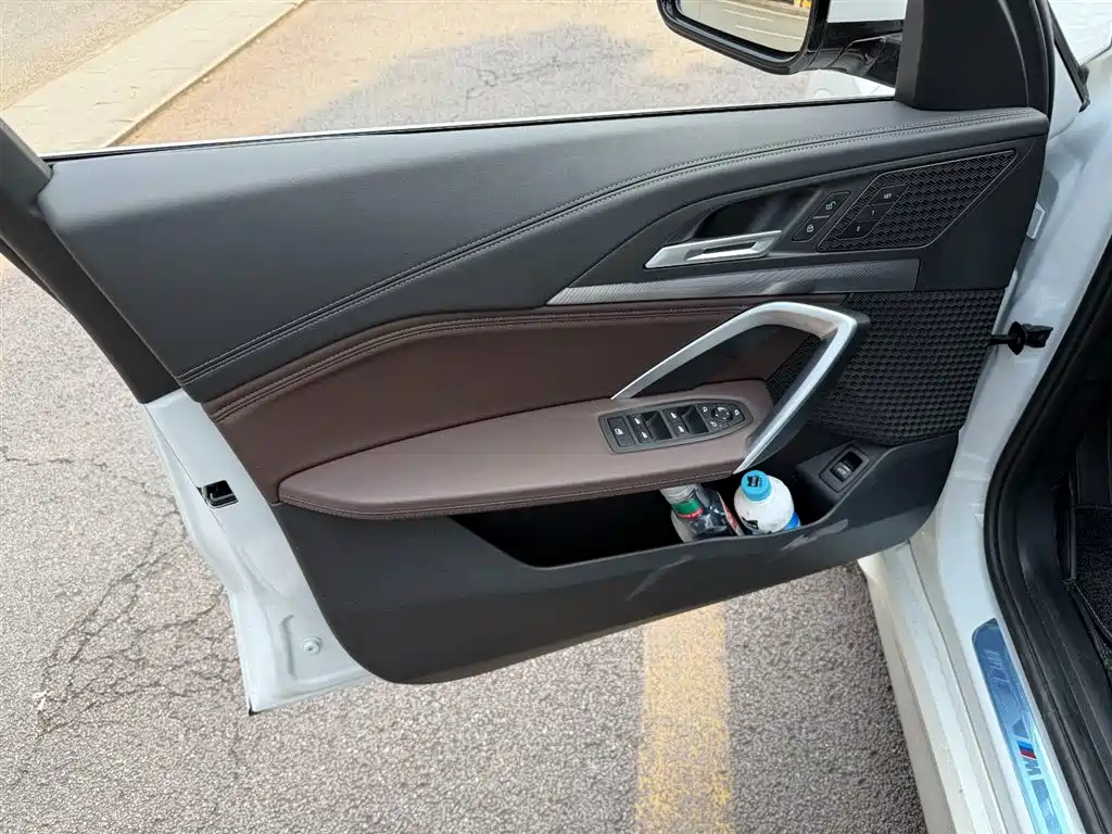 BMW iX1 2023 eDrive25L M Sport Package фото 6