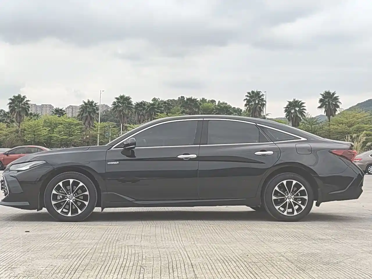 Toyota Avalon 2022 Hybrid 2.5L Luxury Edition фото 4