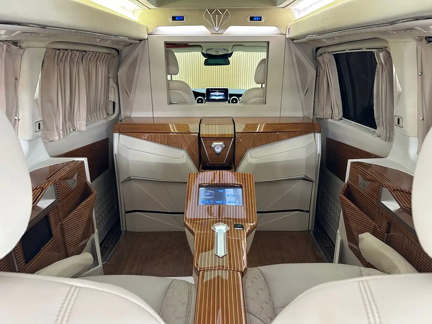 Mercedes-Benz V-Class 2017 2016 V 260 L Premium Long