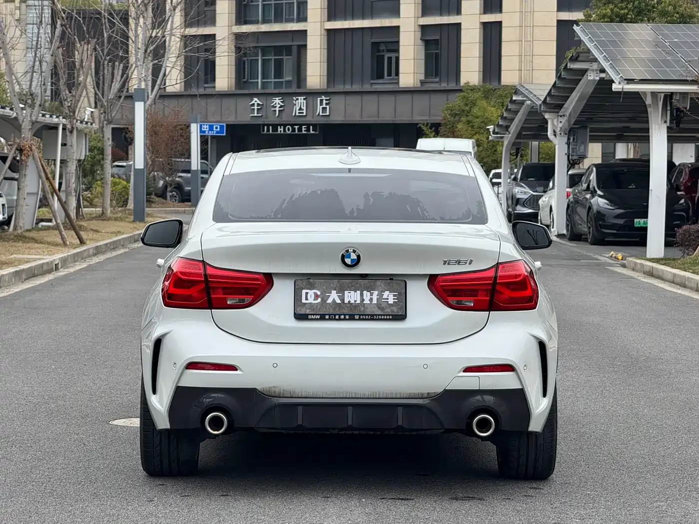 BMW 1 Series 2020 Model 125i Leading M Sport Package фото 5