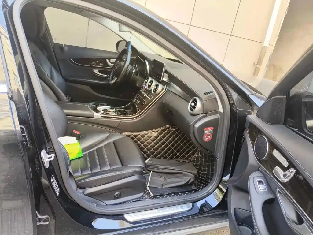 Фото 10 - Mercedes-Benz C-Class