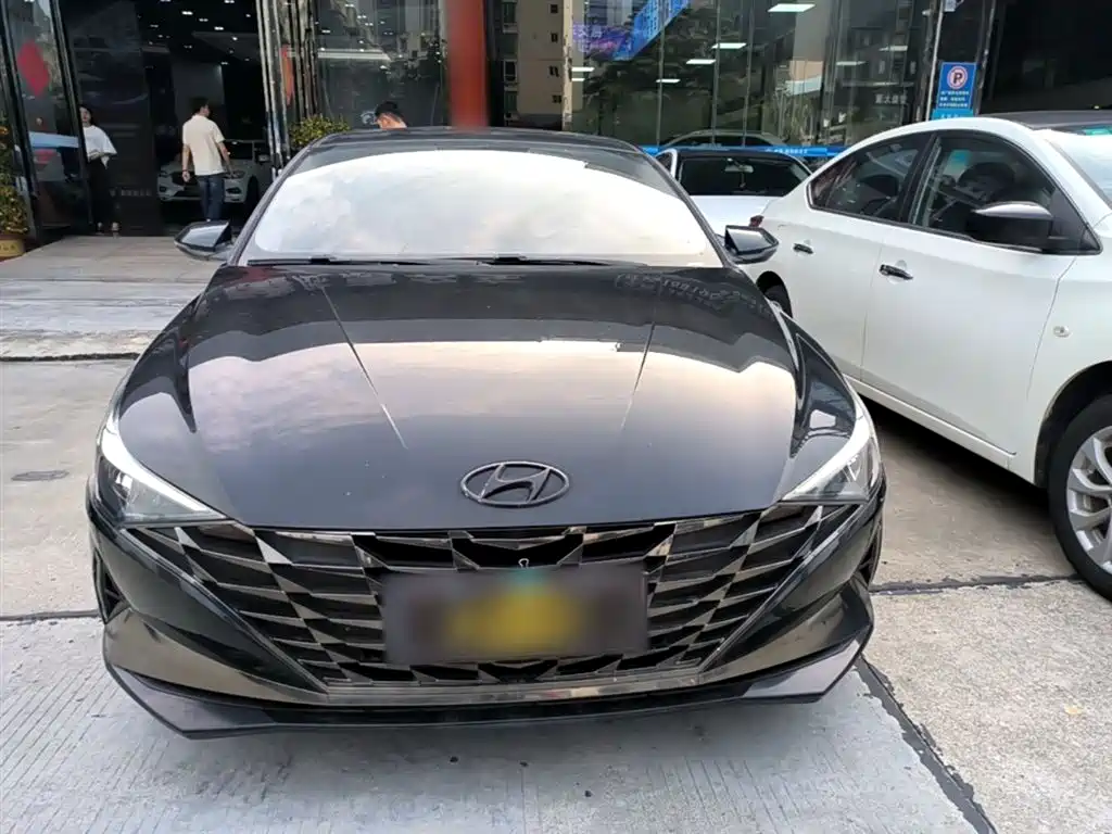 Hyundai Elantra 2021 1.5L CVT GLX Elite Edition фото 3