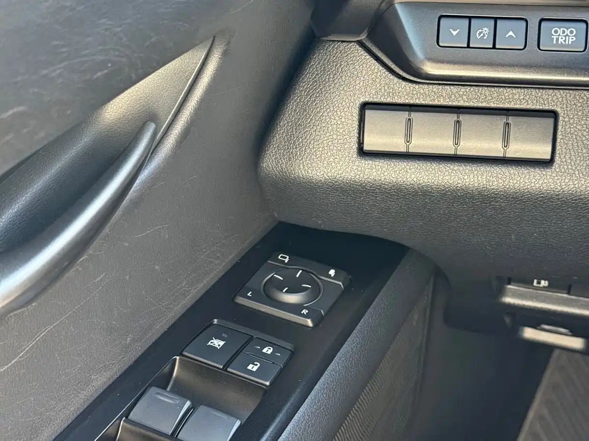Lexus UX 2019 2019 260h Explore Fun Edition China VI