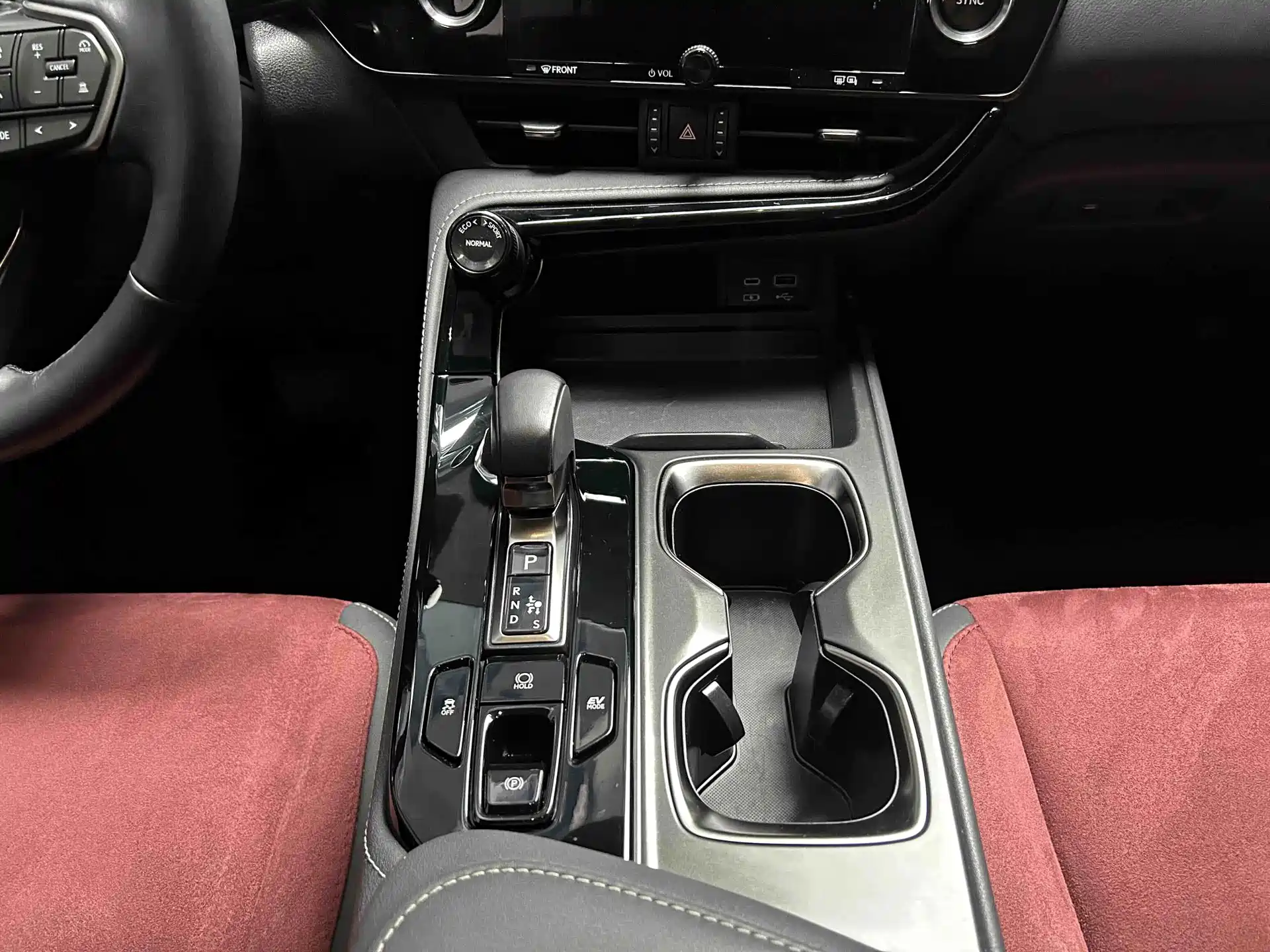Фото 8 - Lexus NX