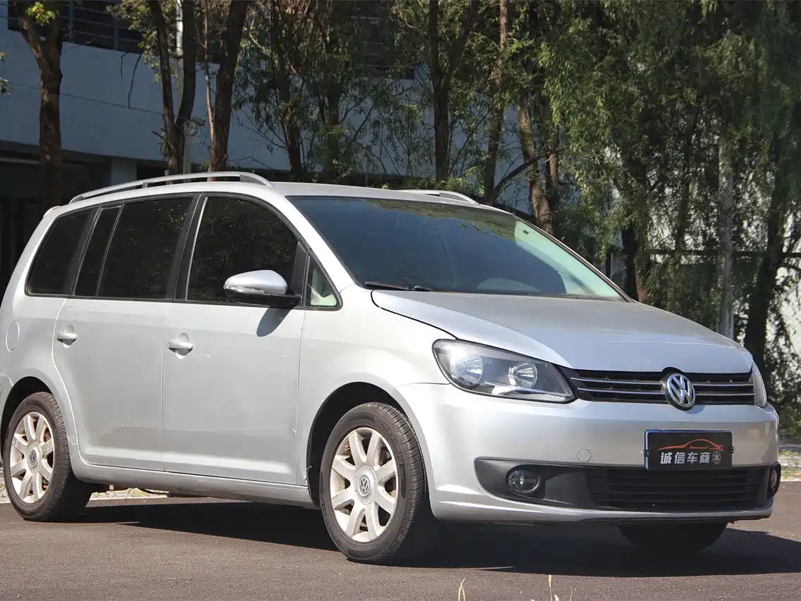 Фото 3 - Volkswagen Touran