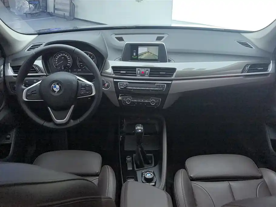 BMW X1 2019 sDrive18Li Premium Model фото 12