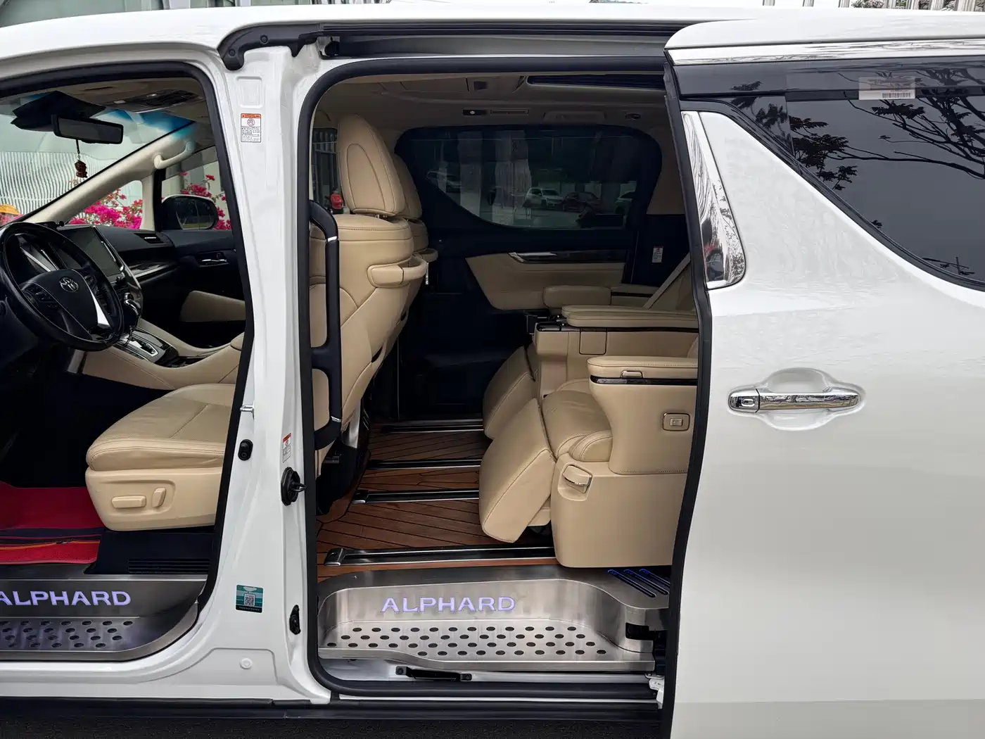 Toyota Alphard 2021 Hybrid 2.5L Premium фото 13