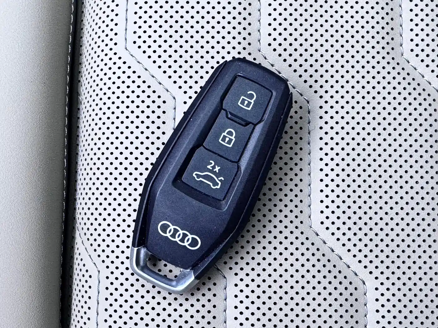 Audi Q6L e-tron 2025 Model Pioneer Edition фото 11