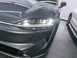 صورة 24 - Zhijie Luxeed R7
