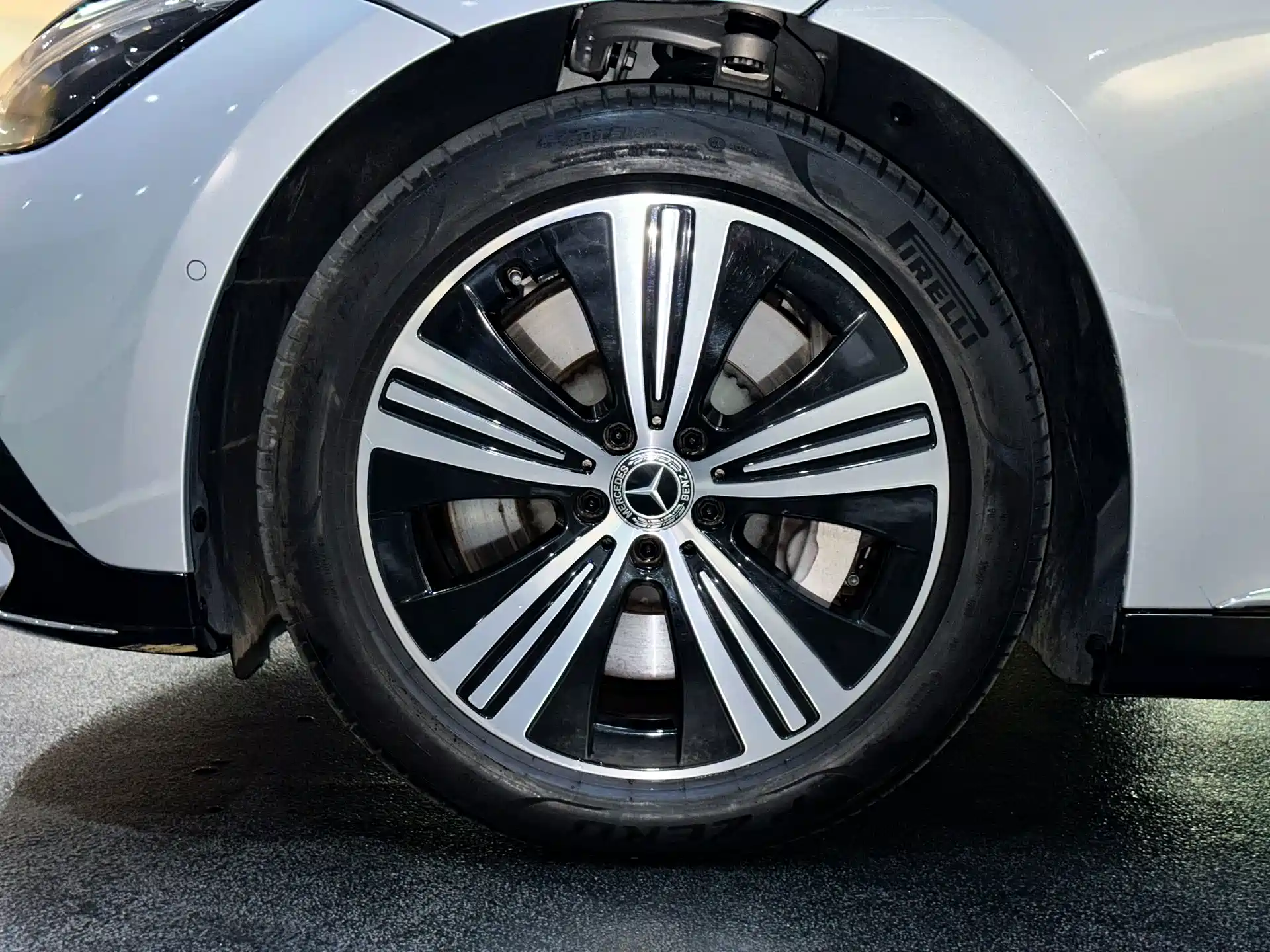 Фото 21 - Mercedes-Benz EQE
