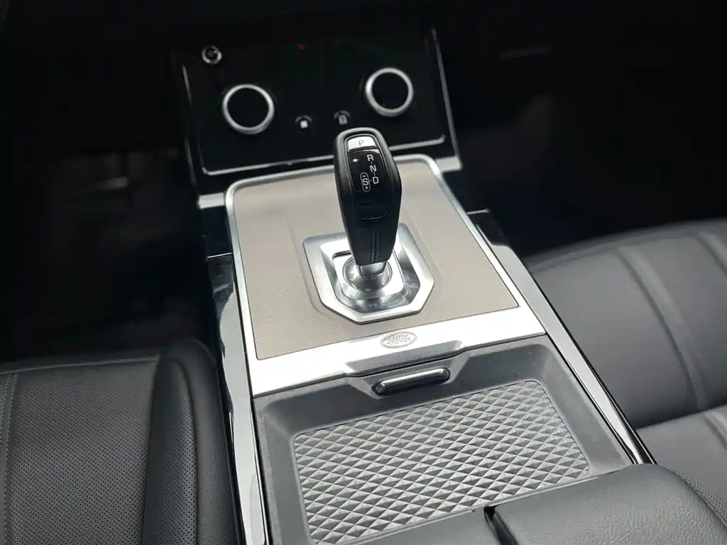 Land Rover Range Rover Evoque 2020 249PS Youth Edition фото 19