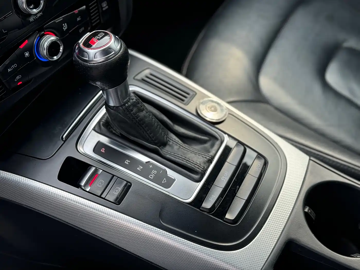 Audi A4L 2013 40 TFSI quattro Personality Sport фото 12