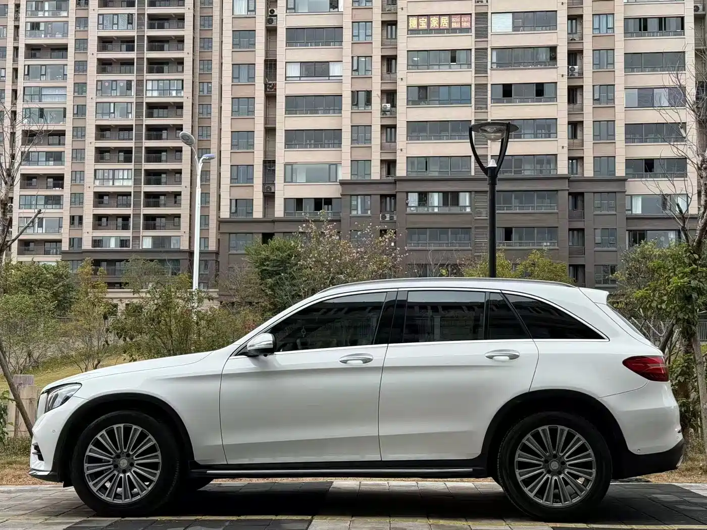 Mercedes-Benz GLC 2017 GLC 260 4MATIC Dynamic фото 3