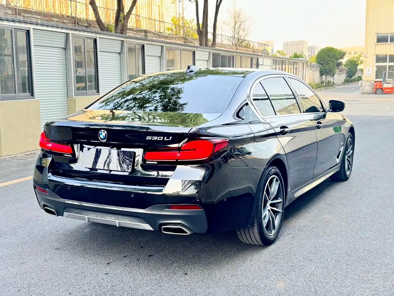 BMW 5 Series 2022 525Li M Sport Package фото 12