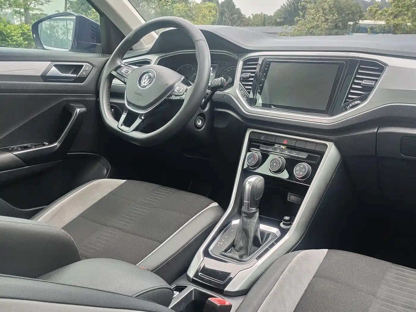 Volkswagen T-ROC 2019 230TSI DSG 2WD Fashion Type China VI фото 6