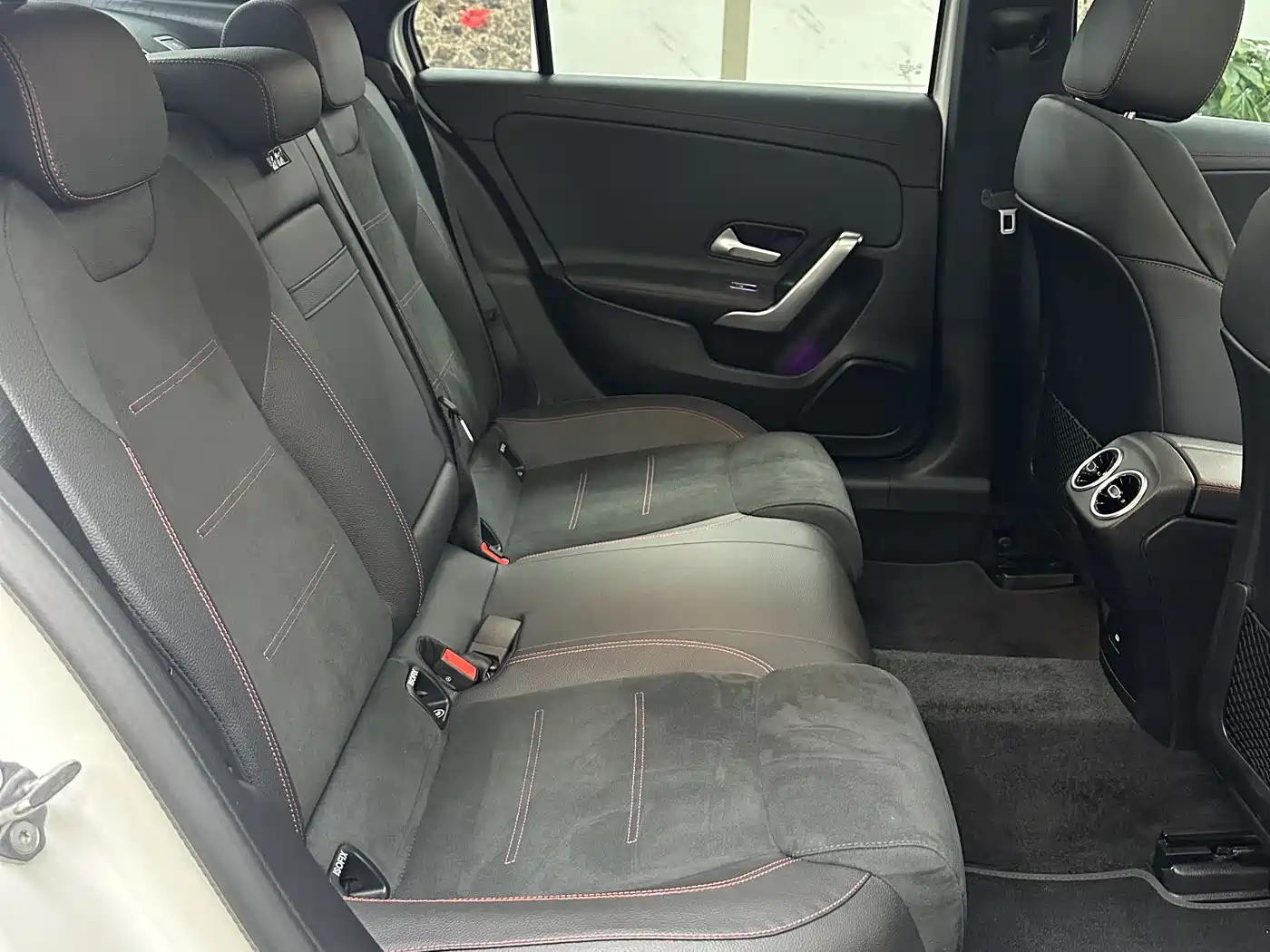Mercedes-Benz A-Class 2024 A 200 L Fashion Edition фото 12