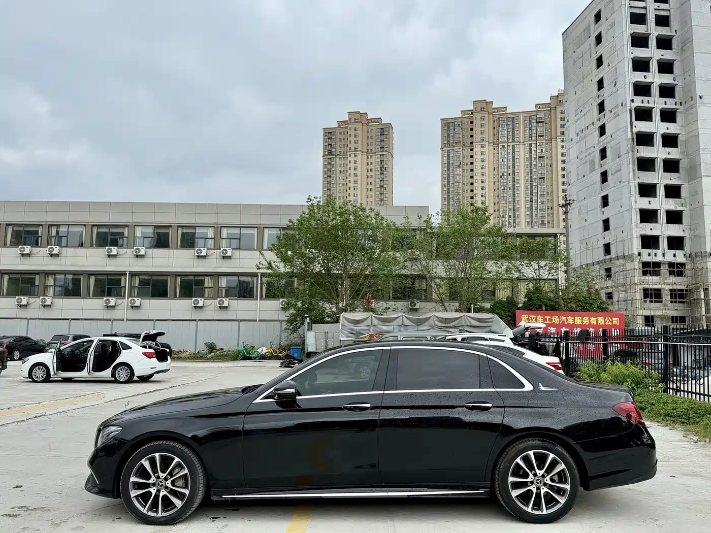 Mercedes-Benz E-Class 2016 E 300 L Sport Fashion Type фото 5