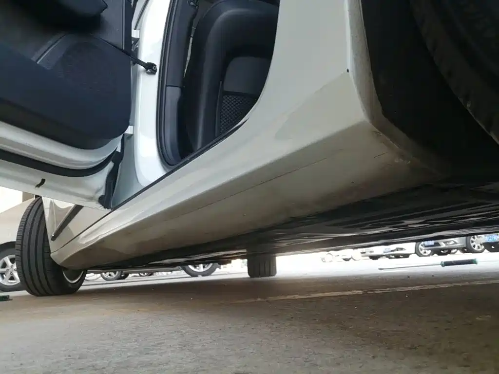 صورة 22 - Volvo S90