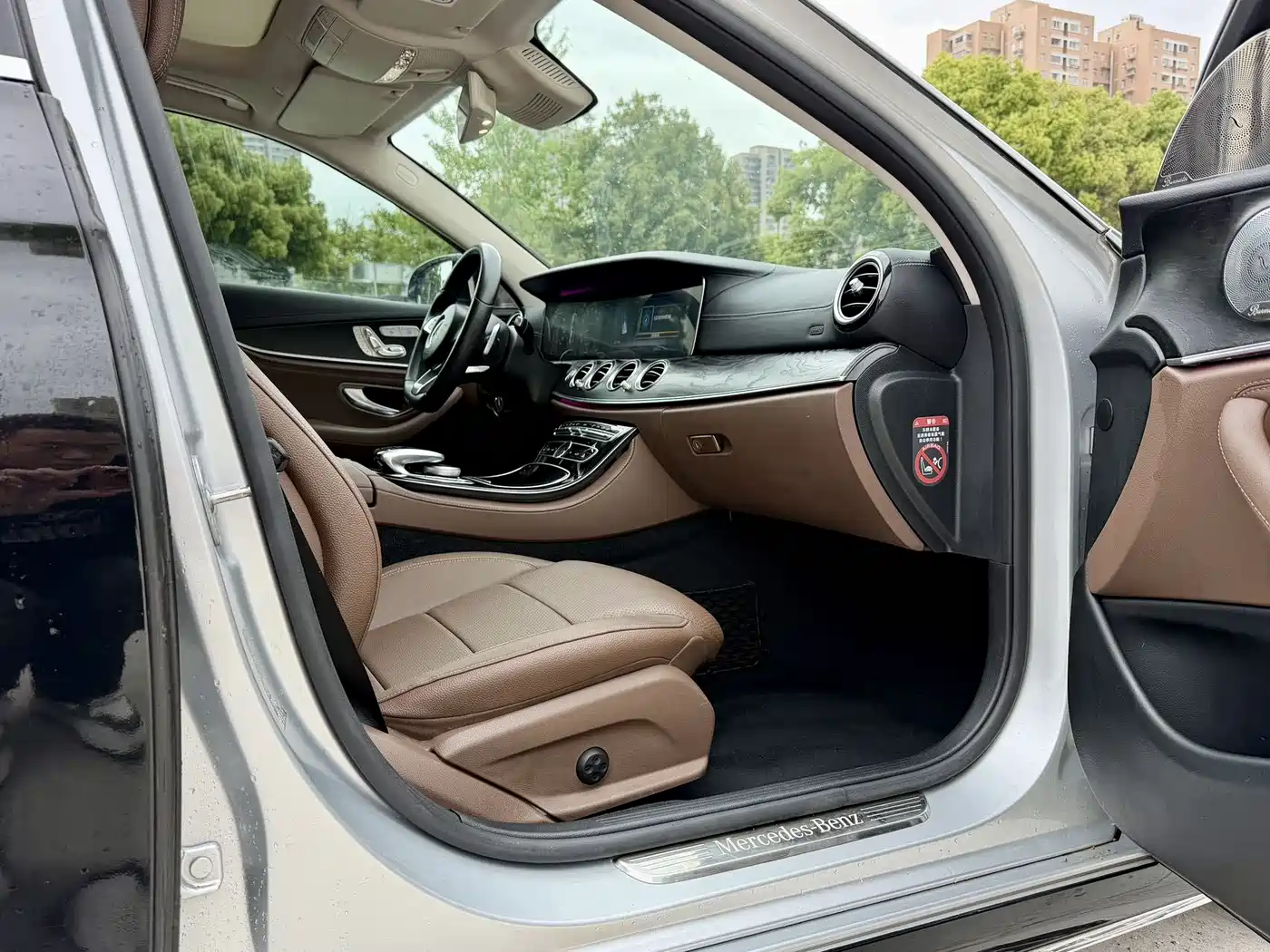 Mercedes-Benz E-Class 2016 E 300 L Sport Fashion Type фото 15