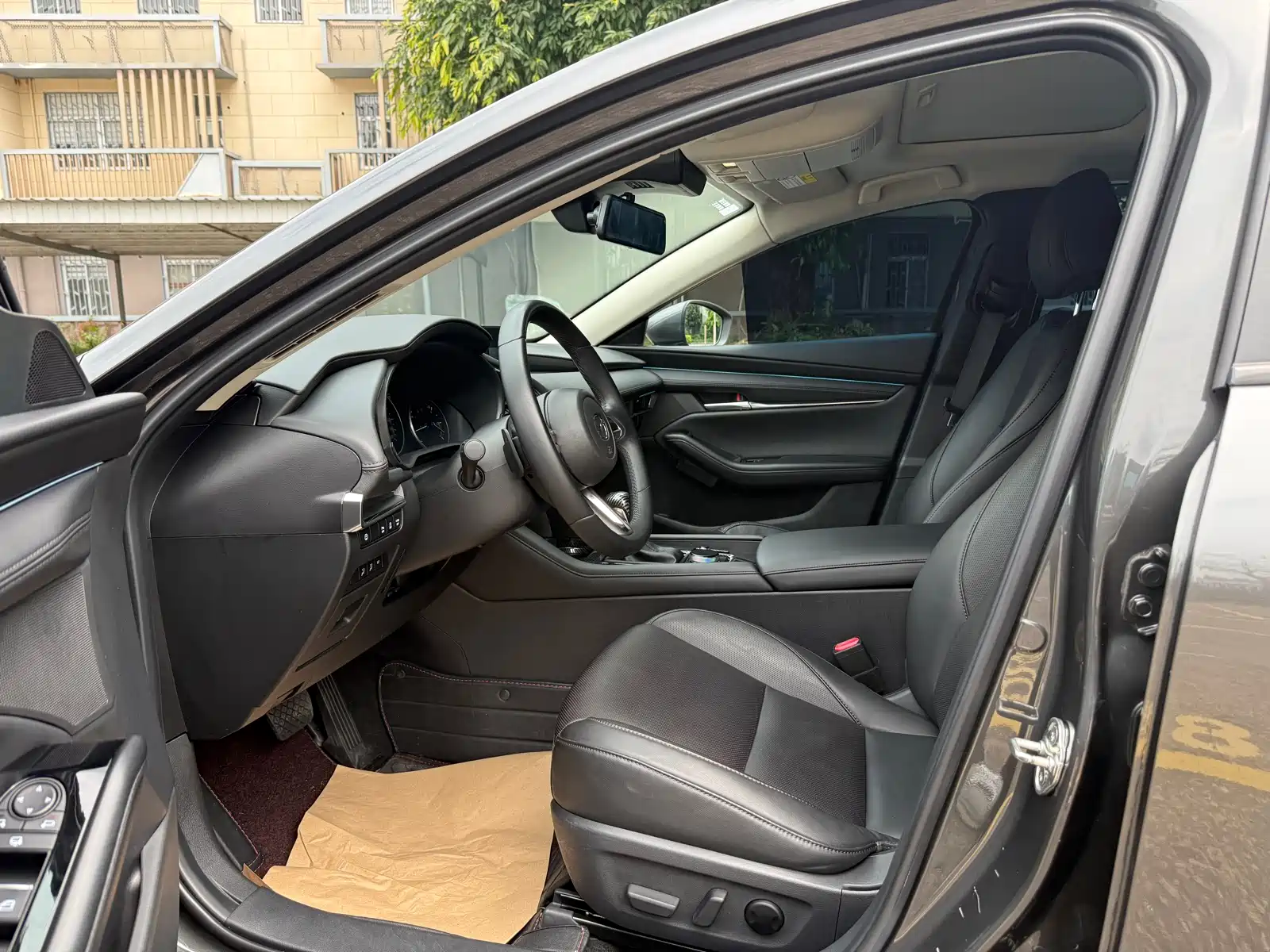 Photo 4 - Mazda Mazda 3