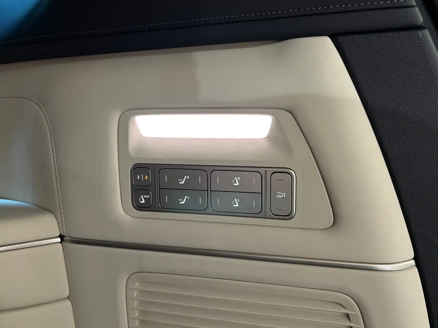 NIO ES8 2025 2025 Base Model