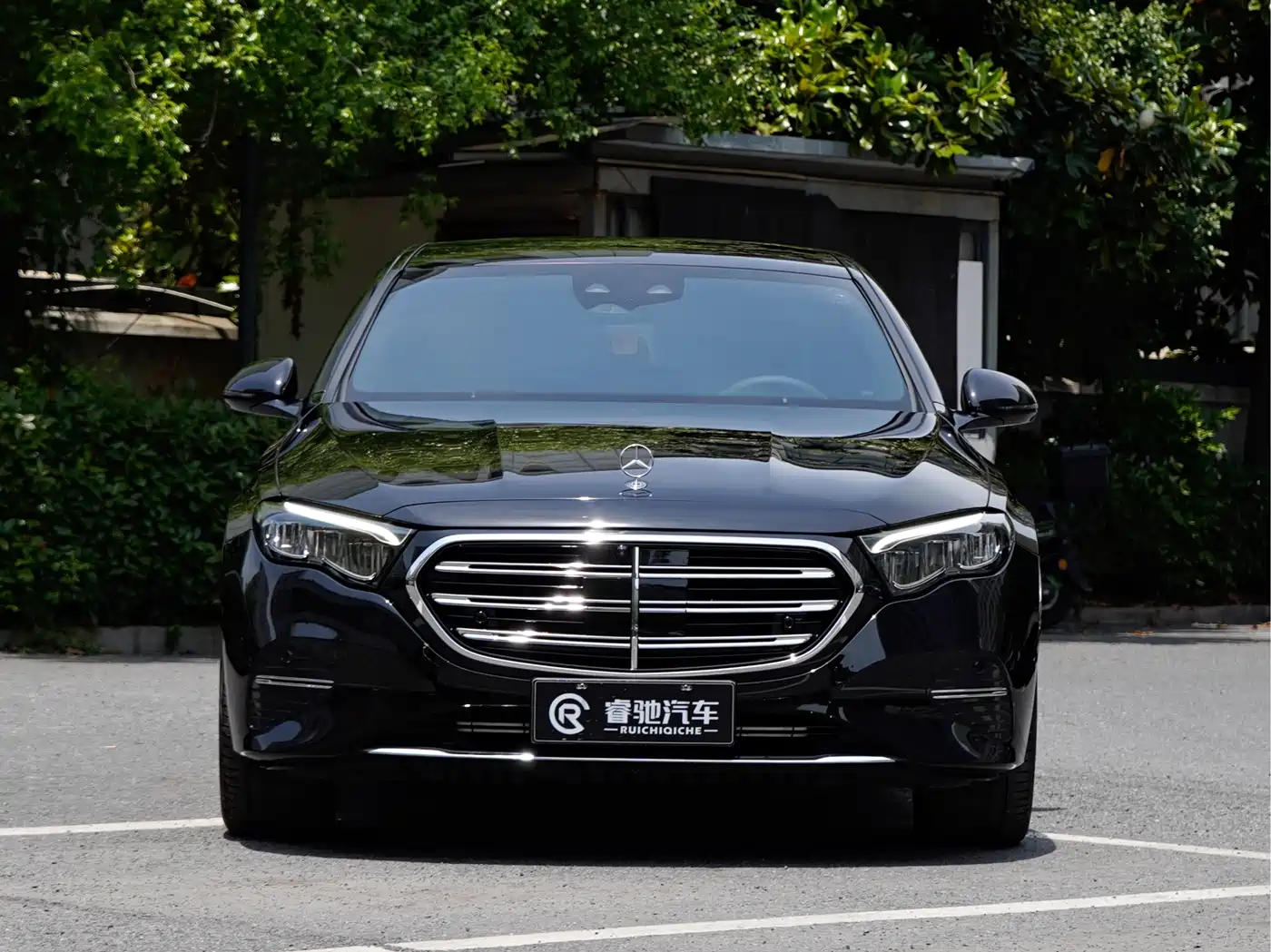 Mercedes-Benz E-Class 2024 Model E 300 L Luxury фото 2