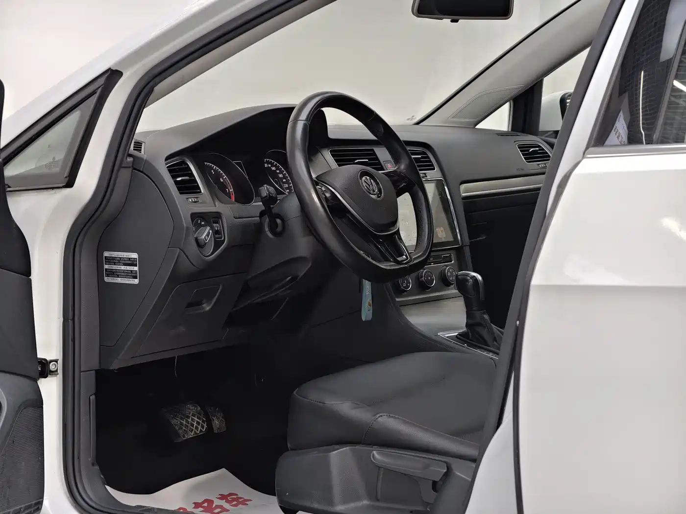 Volkswagen Golf 2016 230TSI Automatic Comfort фото 29
