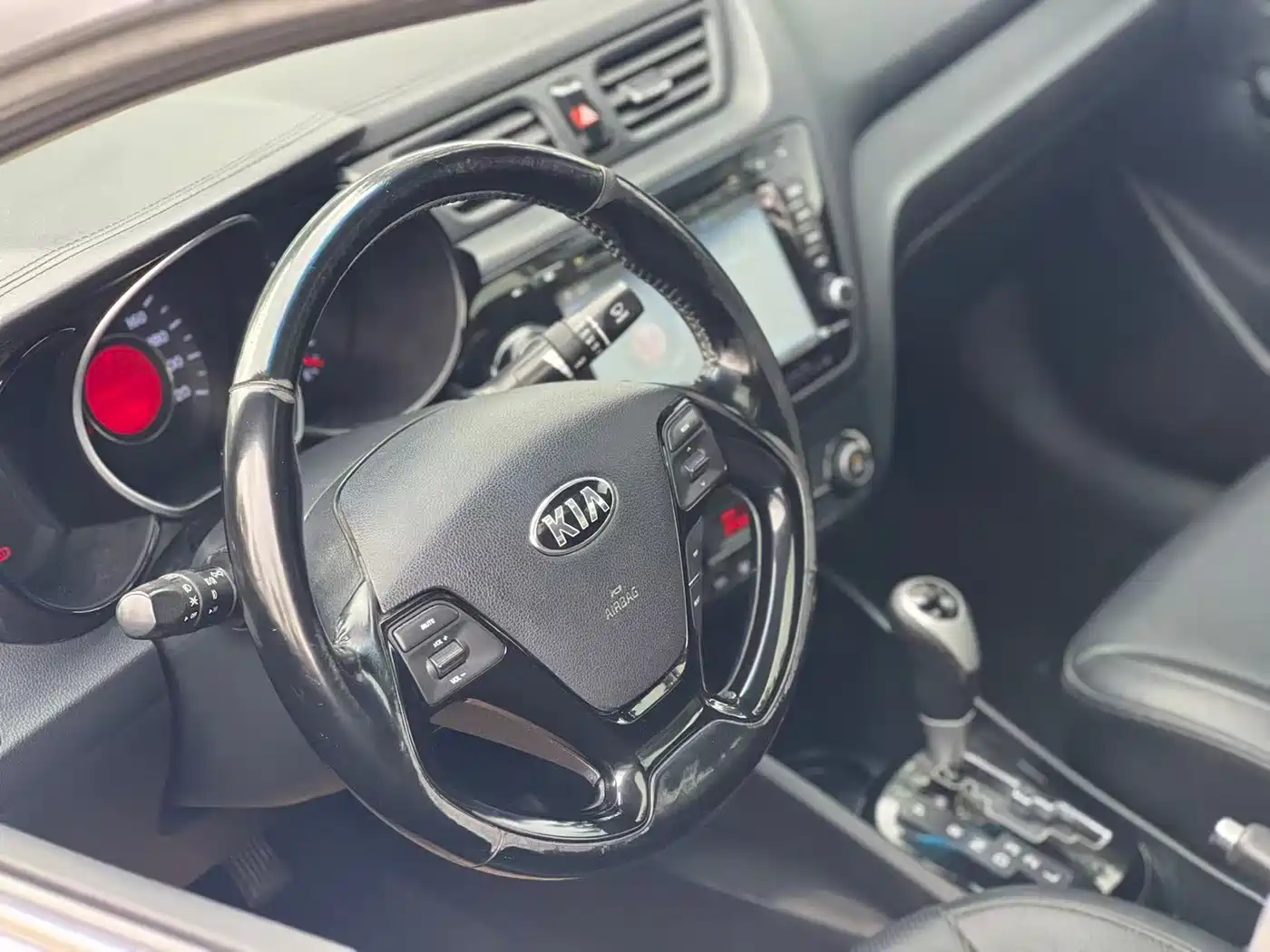 Kia K2 2015 Sedan 1.6L AT Premium фото 10