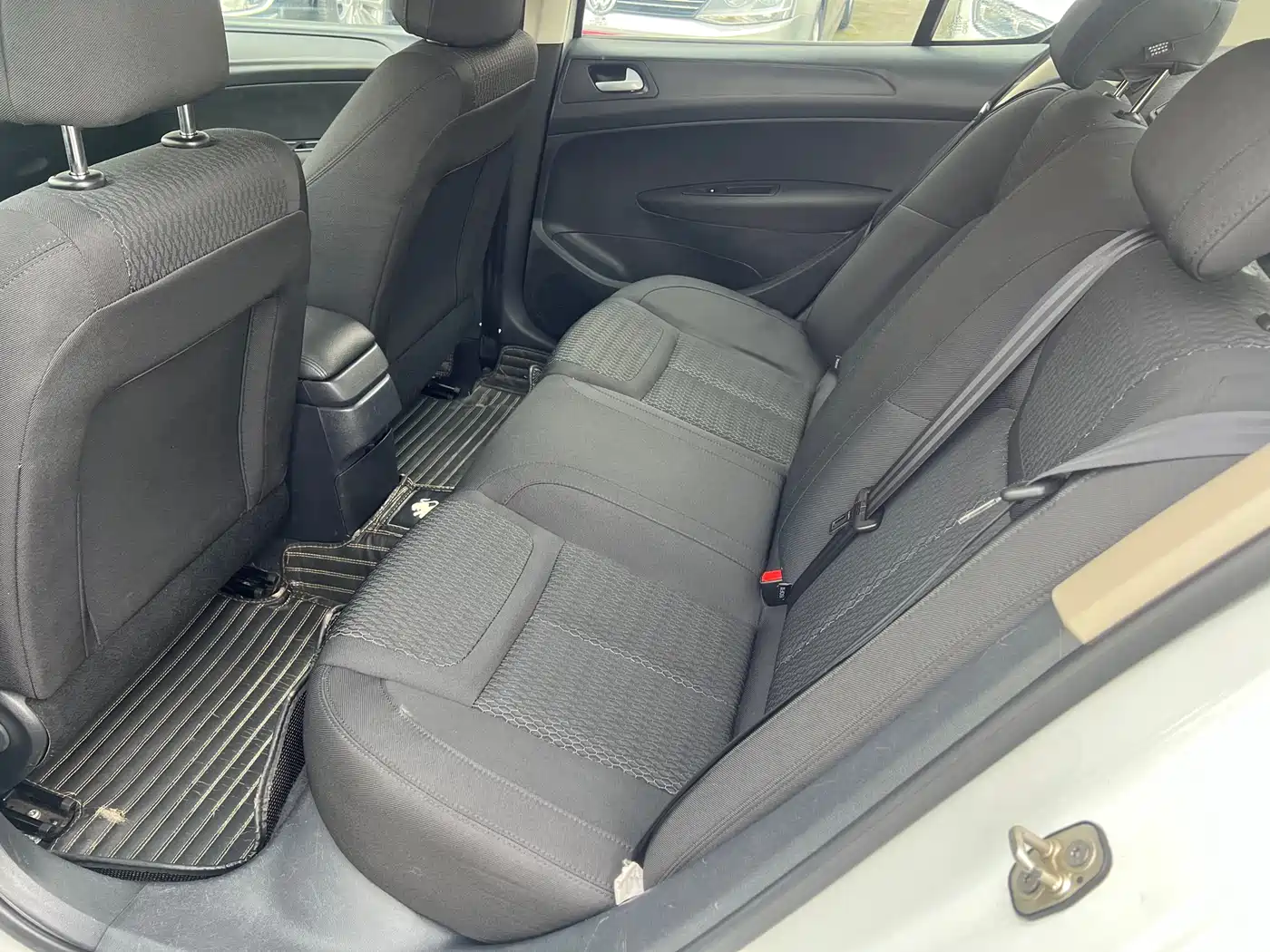 Peugeot 308 2016 1.6L Manual Fashion фото 7