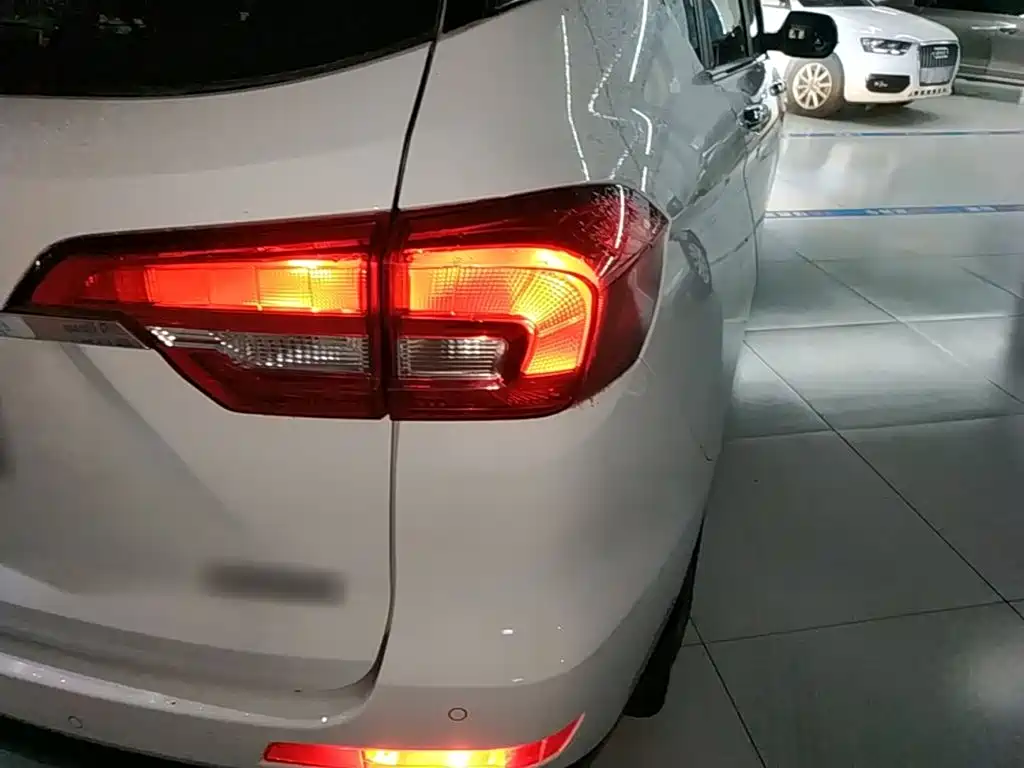 Фото 8 - Haval M6