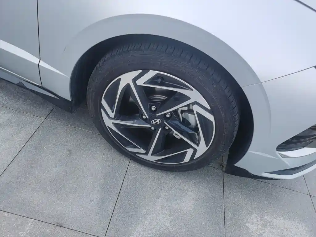 Photo 24 - Hyundai Sonata