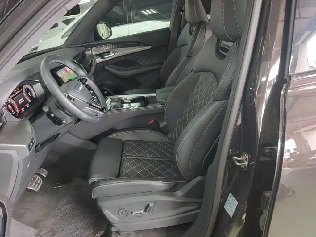 Audi Q6 2026 2024 50 TFSI quattro Xing Yun Flying Rider Package 6-seater