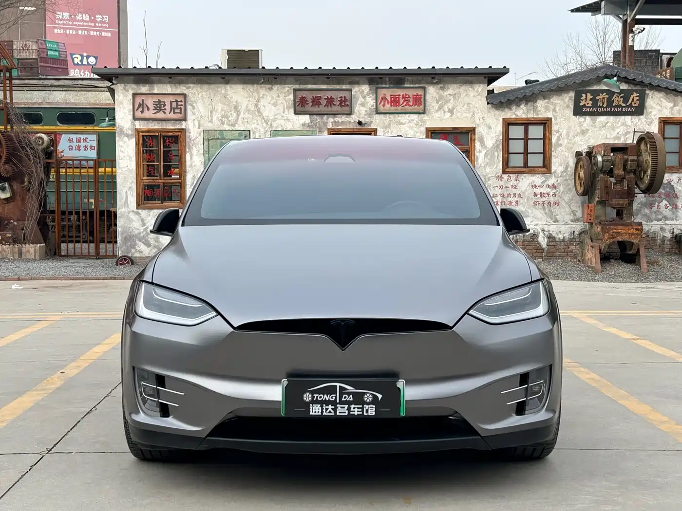 TESLA MODEL X
