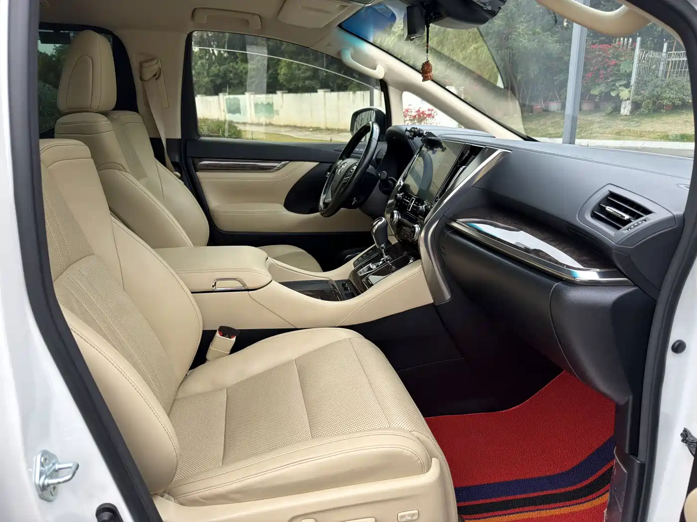 Toyota Alphard 2021 Hybrid 2.5L Premium фото 11