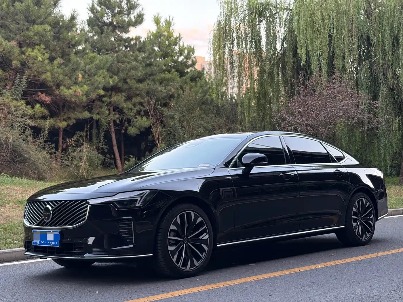 2026 Volvo S90