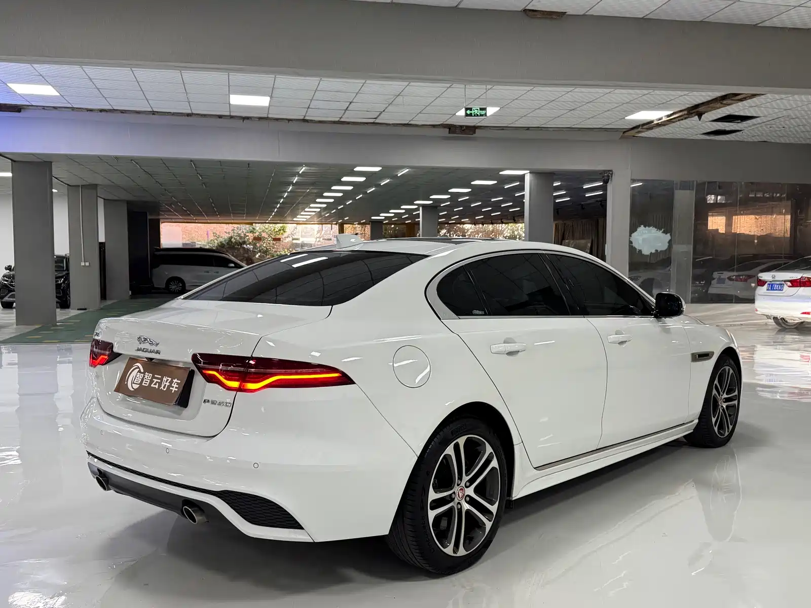 صورة 9 - Jaguar XEL