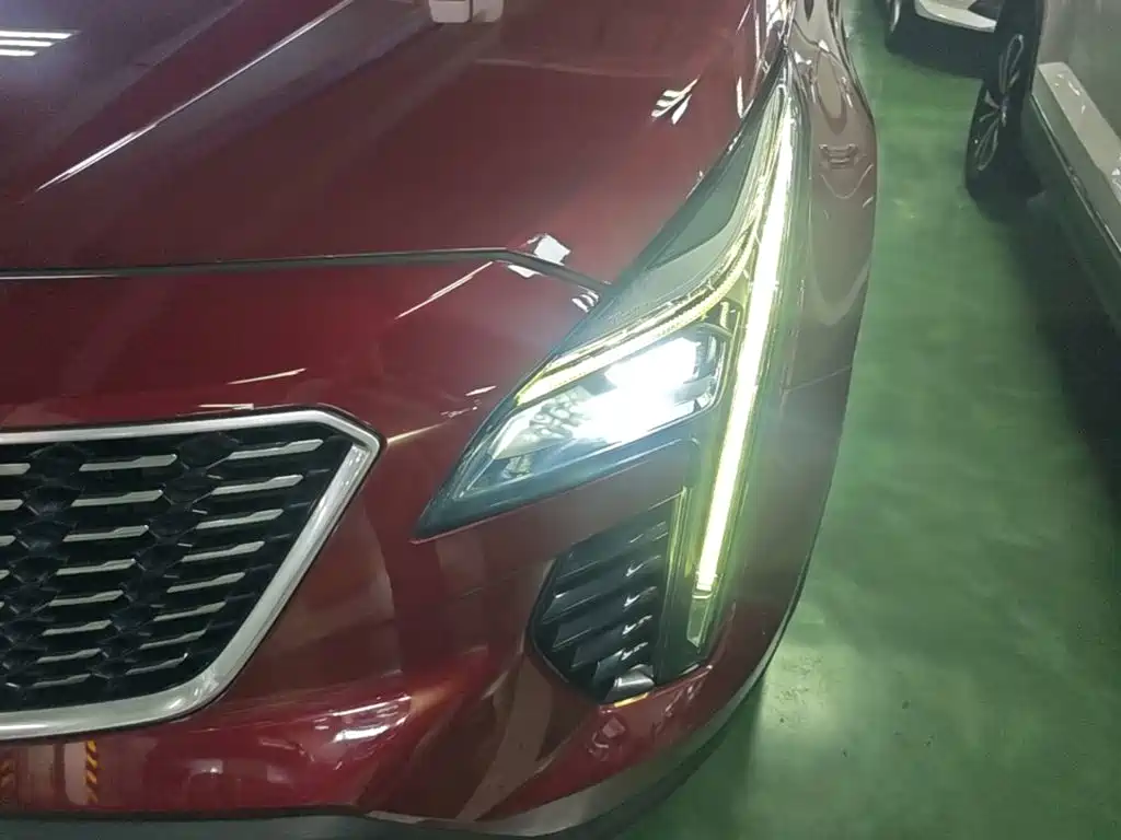 Cadillac XT4 2019 2018 28T FWD Leading Edition
