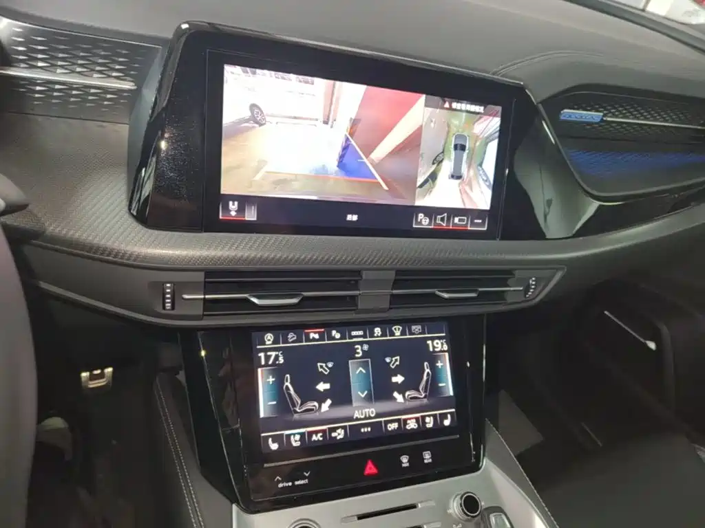 Audi Q6 2026 2024 50 TFSI quattro Xing Yun Flying Rider Package 6-seater