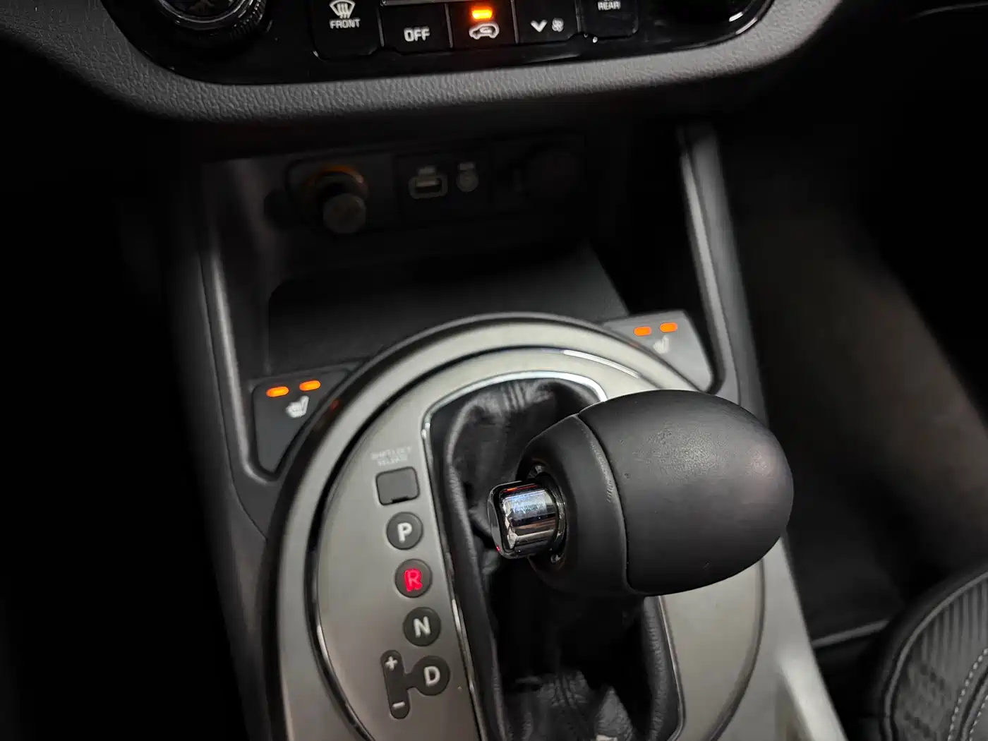 Kia Sportage 2015 2.0L Automatic 2WD DLX фото 16