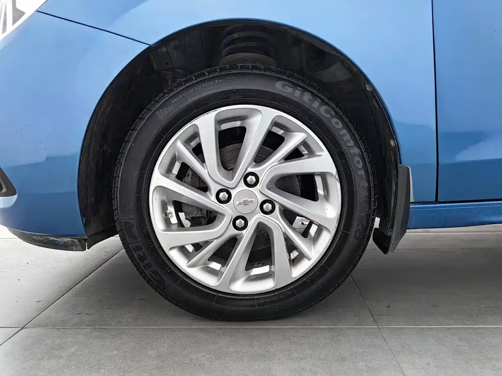 Chevrolet Lova RV 2016 2016 1.5L Automatic Fun Edition