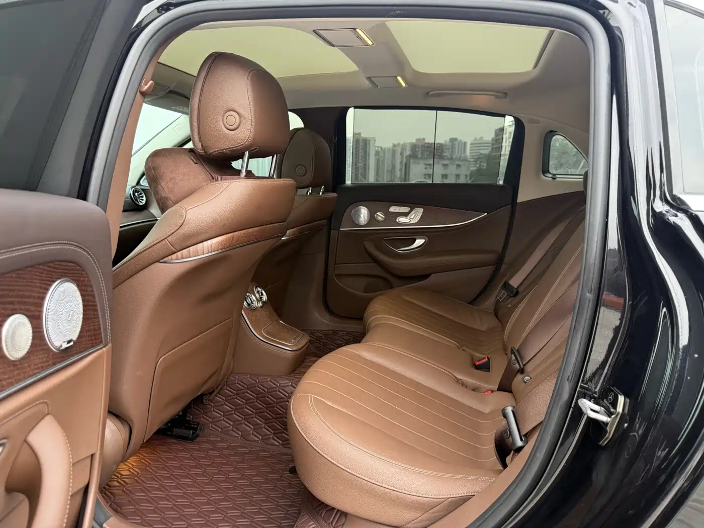 Mercedes-Benz E-Class 2023 Facelift E 300 L Luxury фото 5