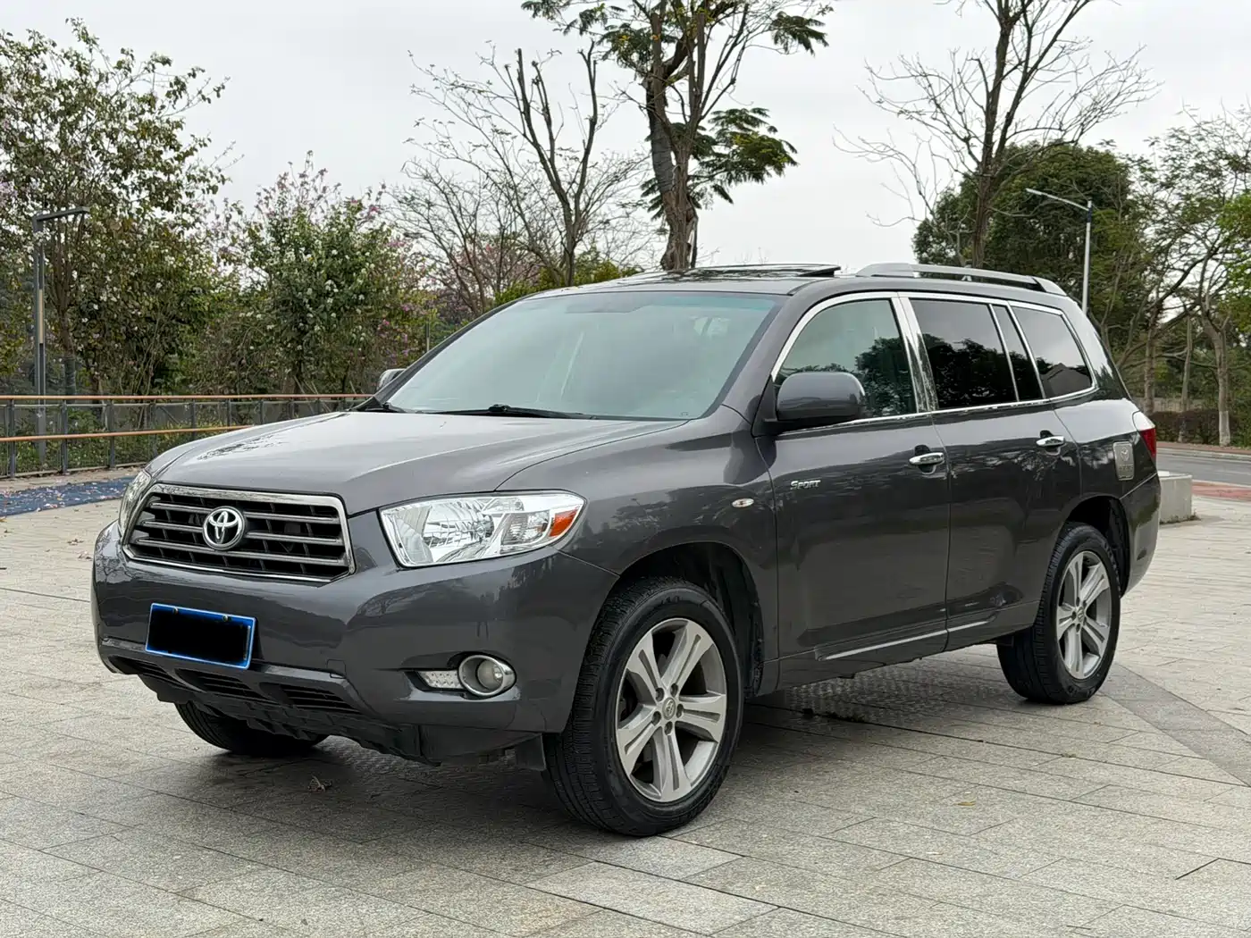 Toyota Highlander 2009 2.7L 2WD 7-seater Luxury Edition