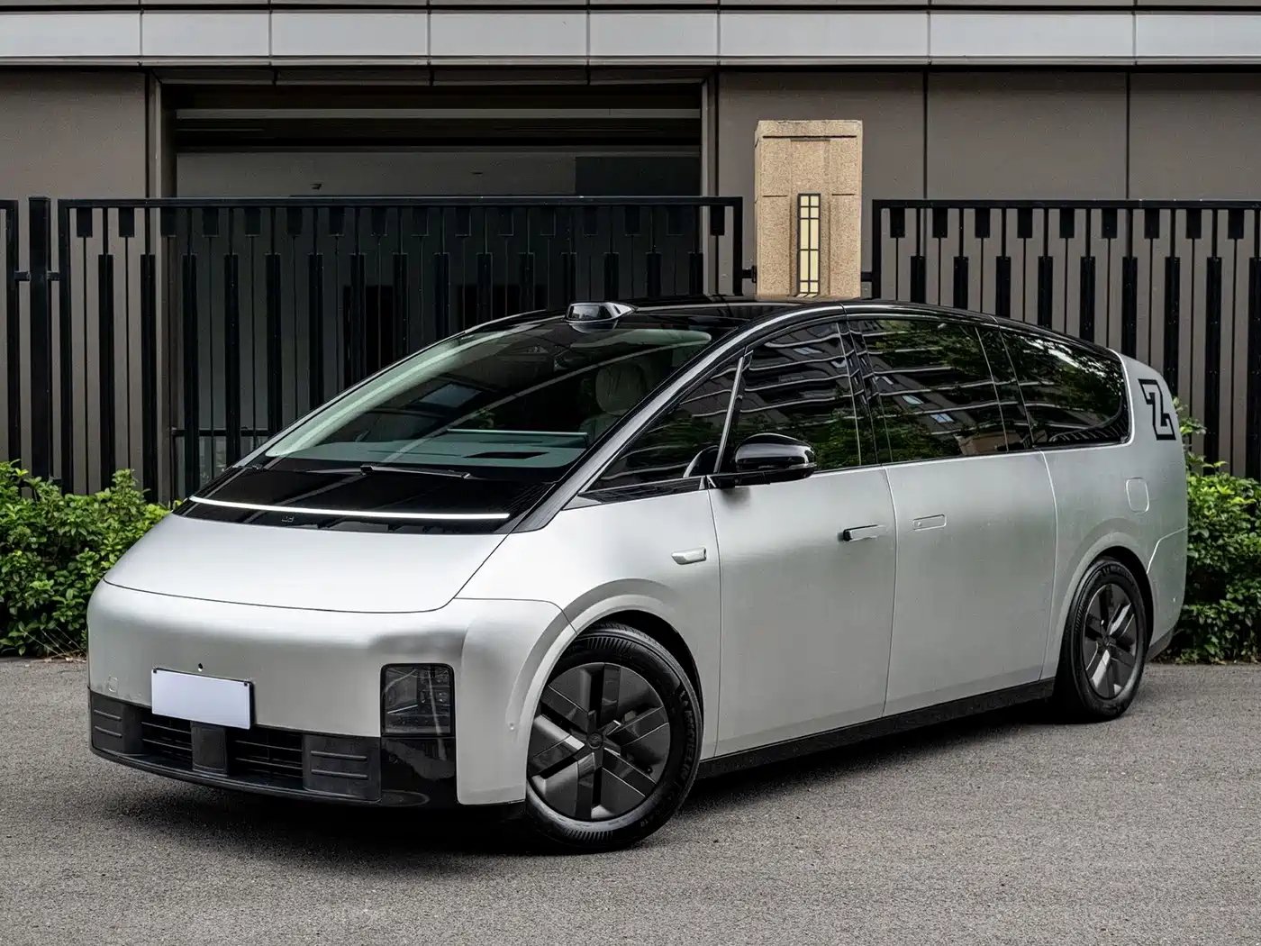 Li Auto MEGA, 2024 год